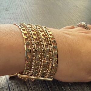 Elegant Gold Chain Bracelet